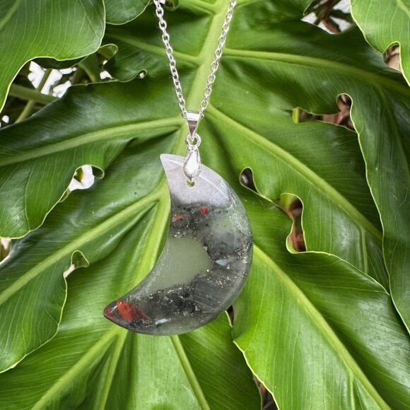 NEW African Bloodstone Crescent Moon Pendant Necklace - Picture 1 of 5